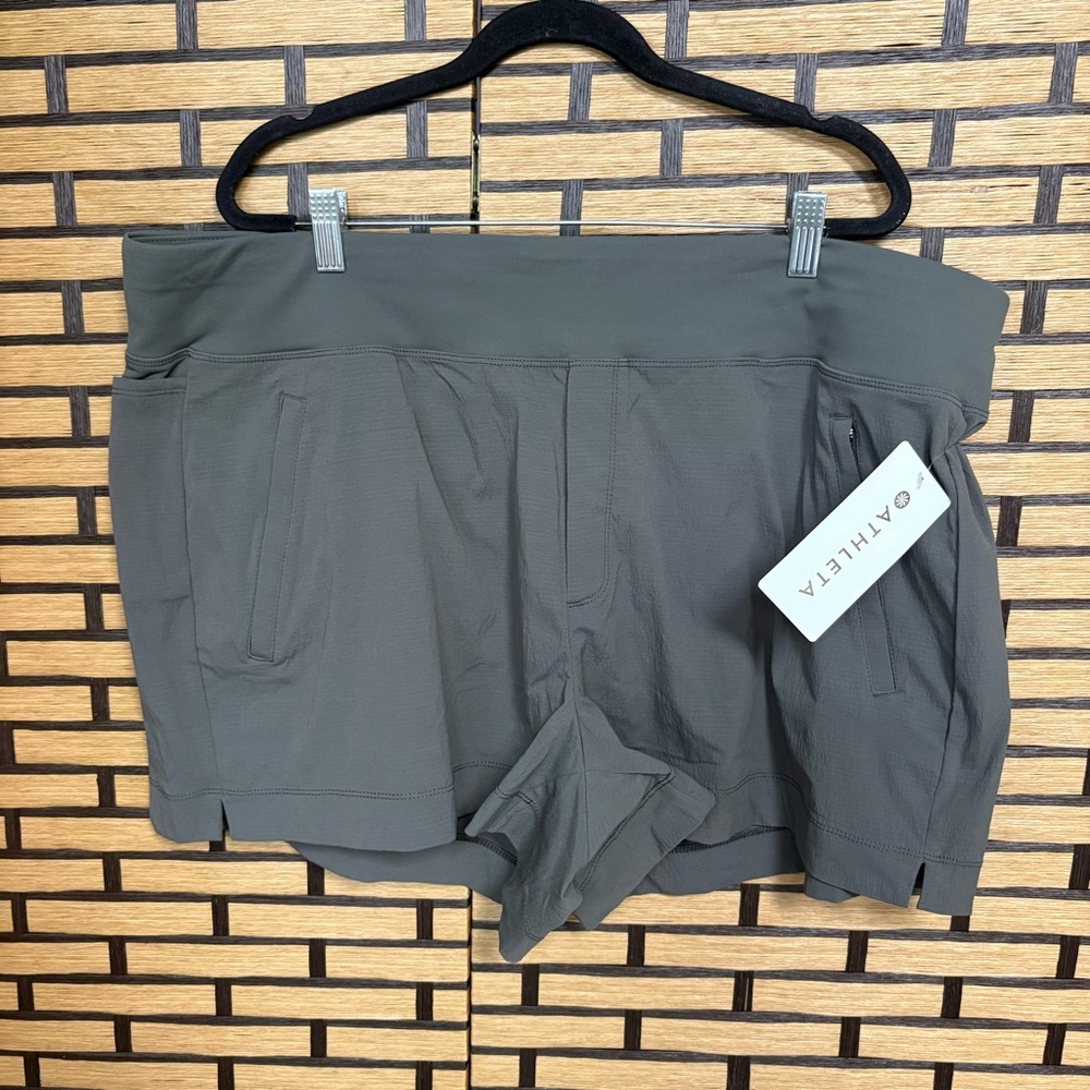 Athleta Gray Trekkie North Shorts Size 20‎